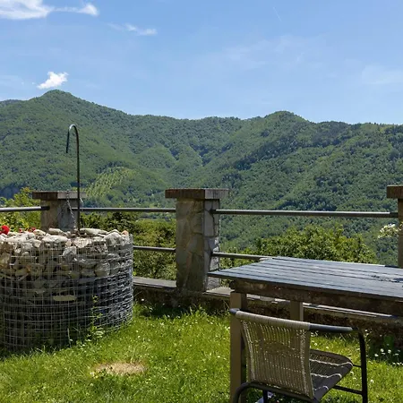 Casa Matilde Feriehus Comano (Tuscany)