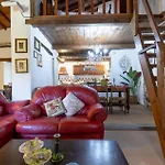 Casa Matilde 펜션 코마노